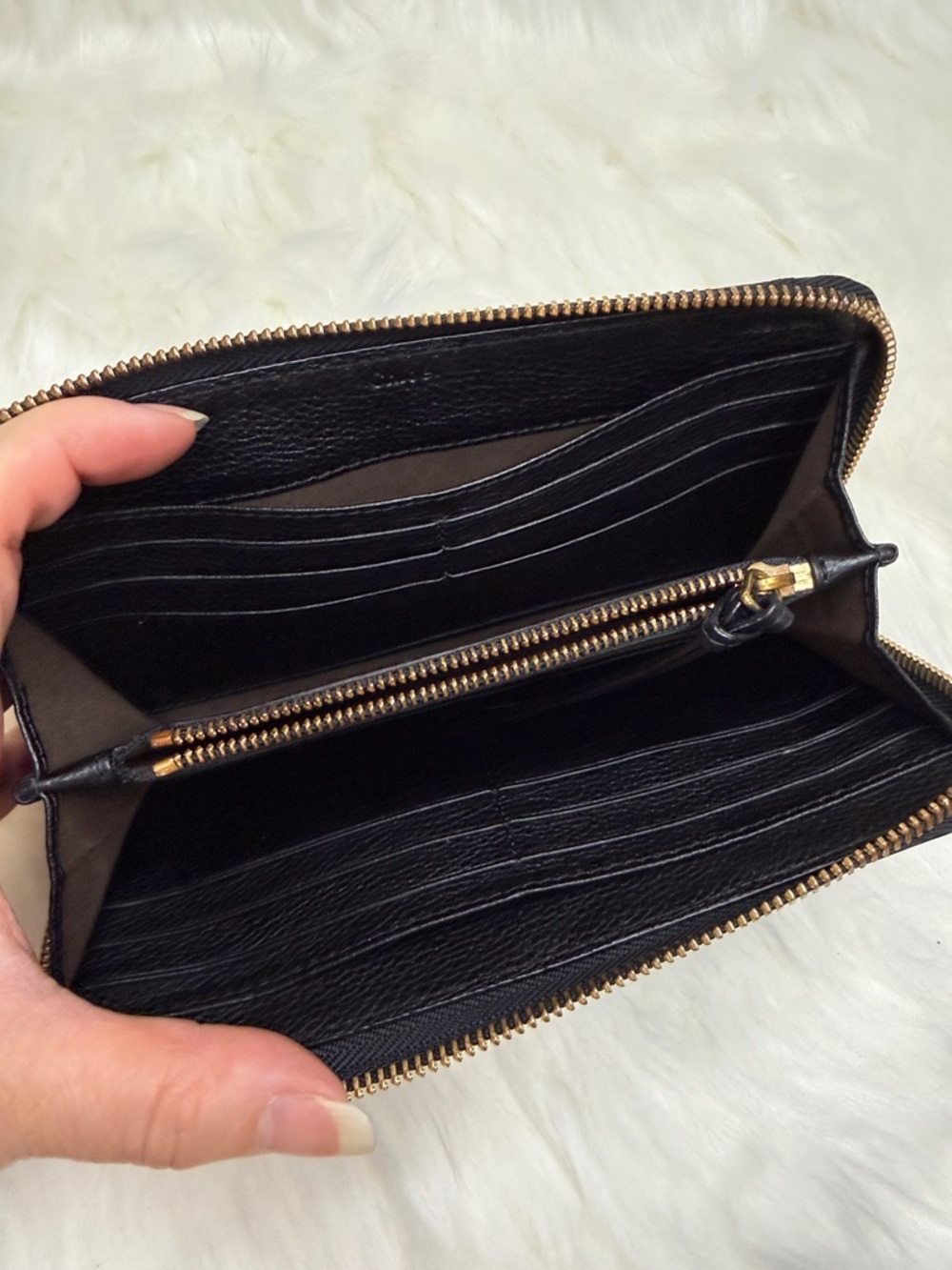 Chloé Black Leather Zip-Around Wallet - Picture 6 of 10